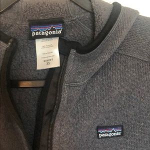 Women’s Patagonia zip up sweater